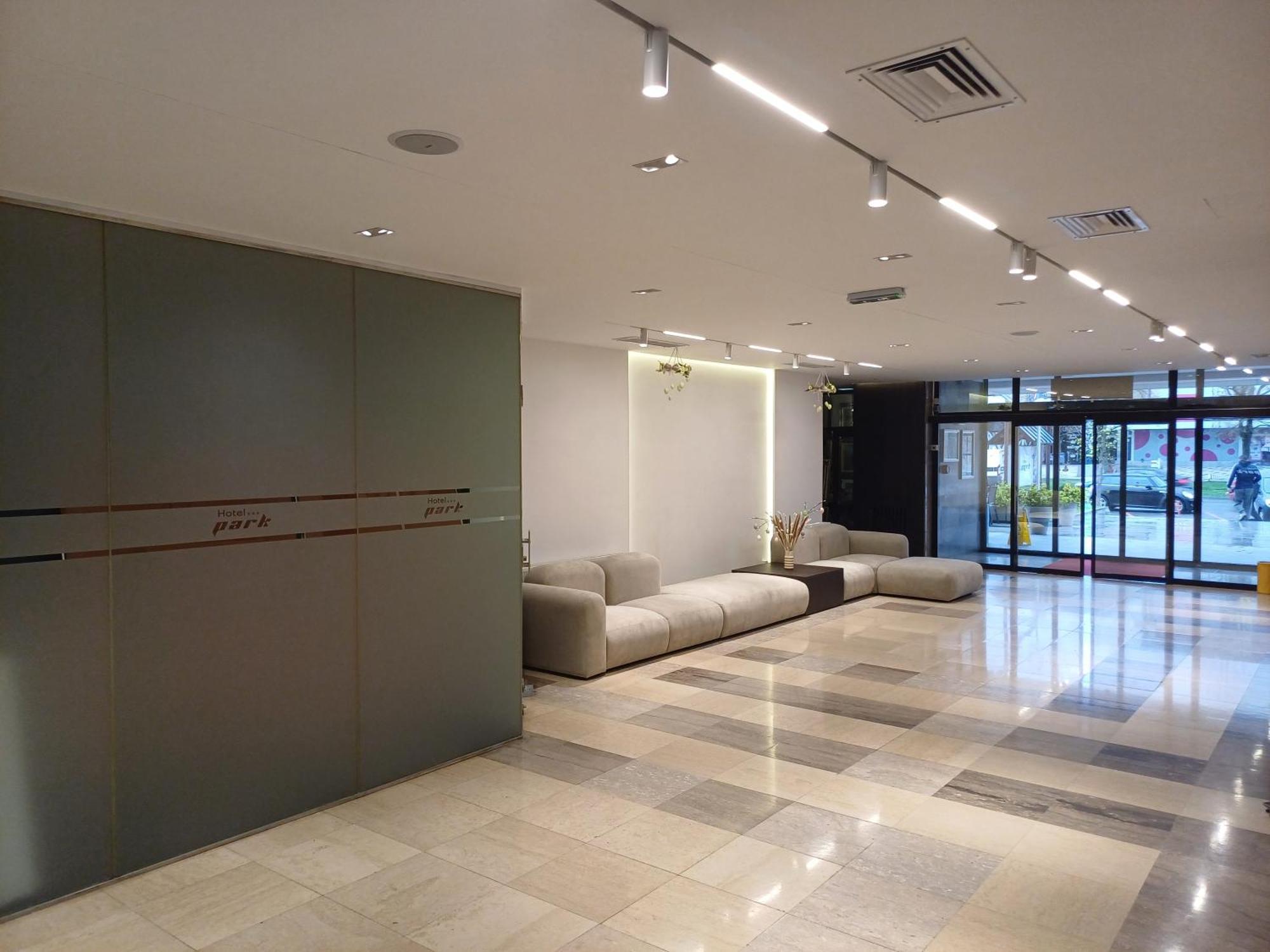 Nasice Hotel Park מראה חיצוני תמונה