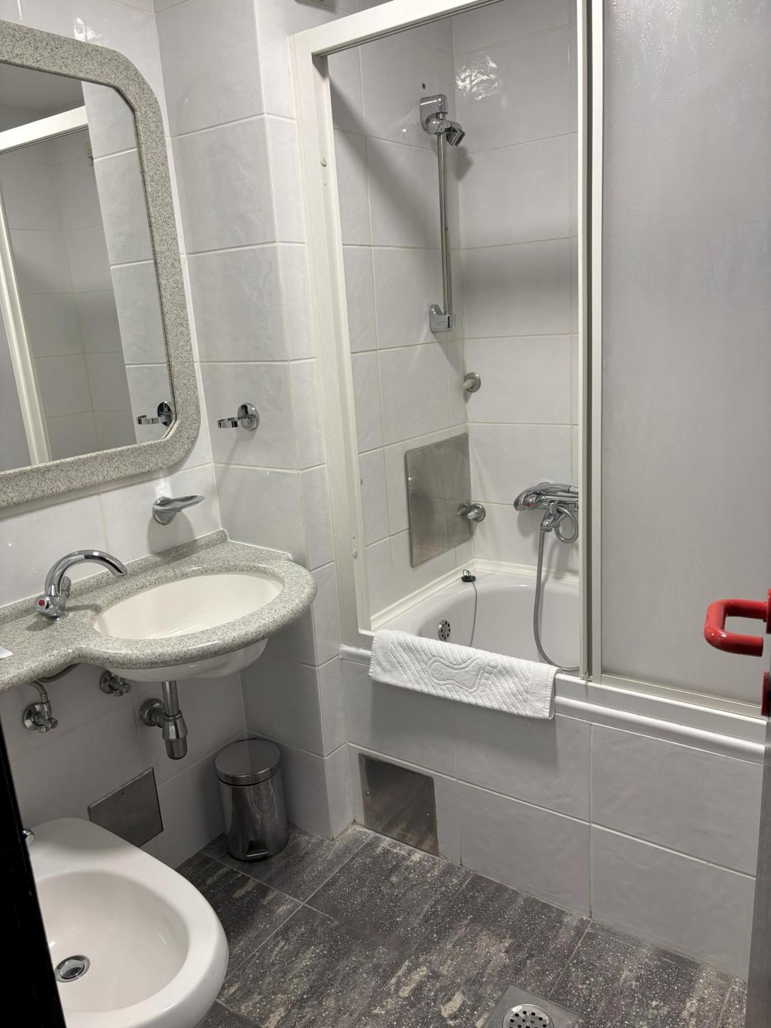 Nasice Hotel Park מראה חיצוני תמונה
