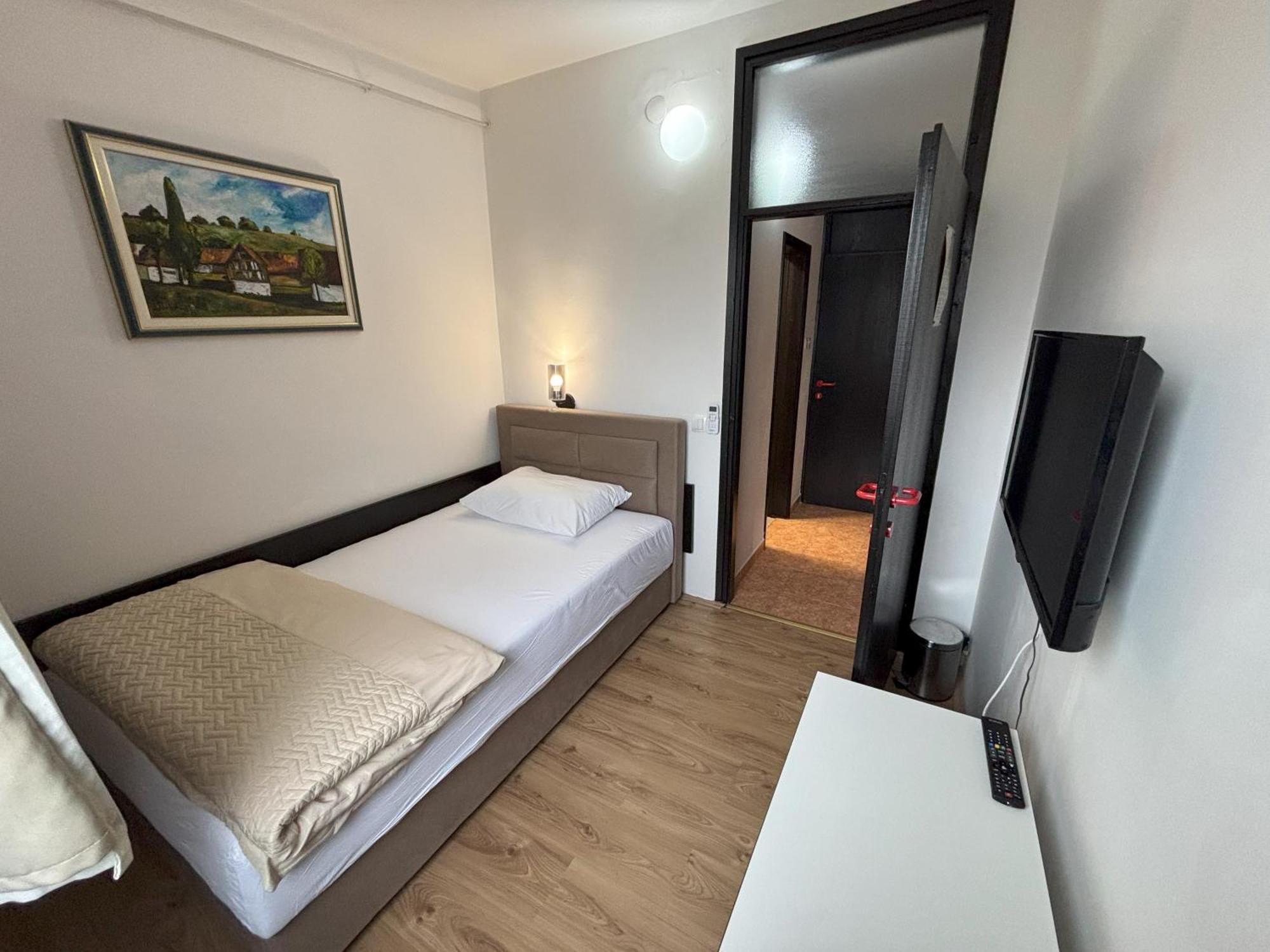 Nasice Hotel Park מראה חיצוני תמונה