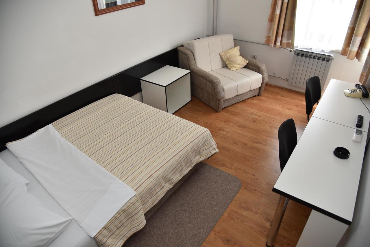Nasice Hotel Park מראה חיצוני תמונה