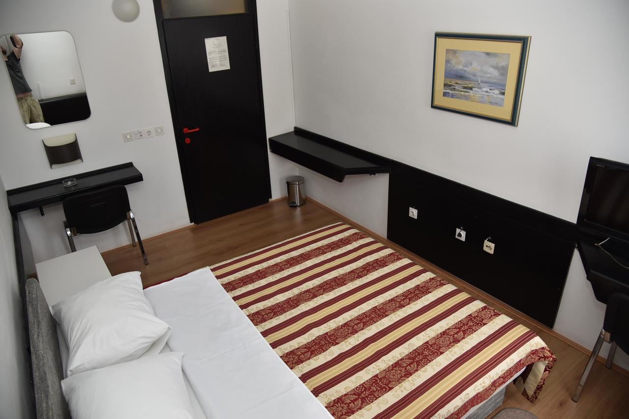 Nasice Hotel Park מראה חיצוני תמונה