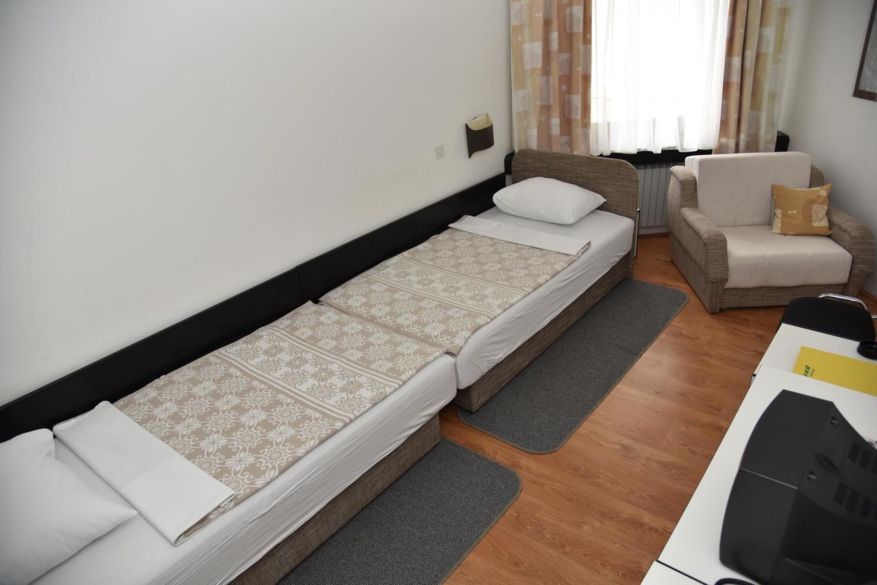 Nasice Hotel Park מראה חיצוני תמונה